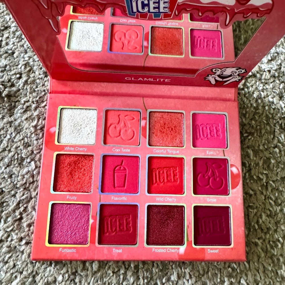Glamlite "Cherry" eyeshadow palette